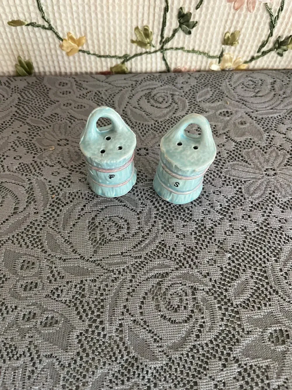 Vintage Japan Ceramic Salt & Pepper Shakers Pitcher Jug Pastel Figural w Corks